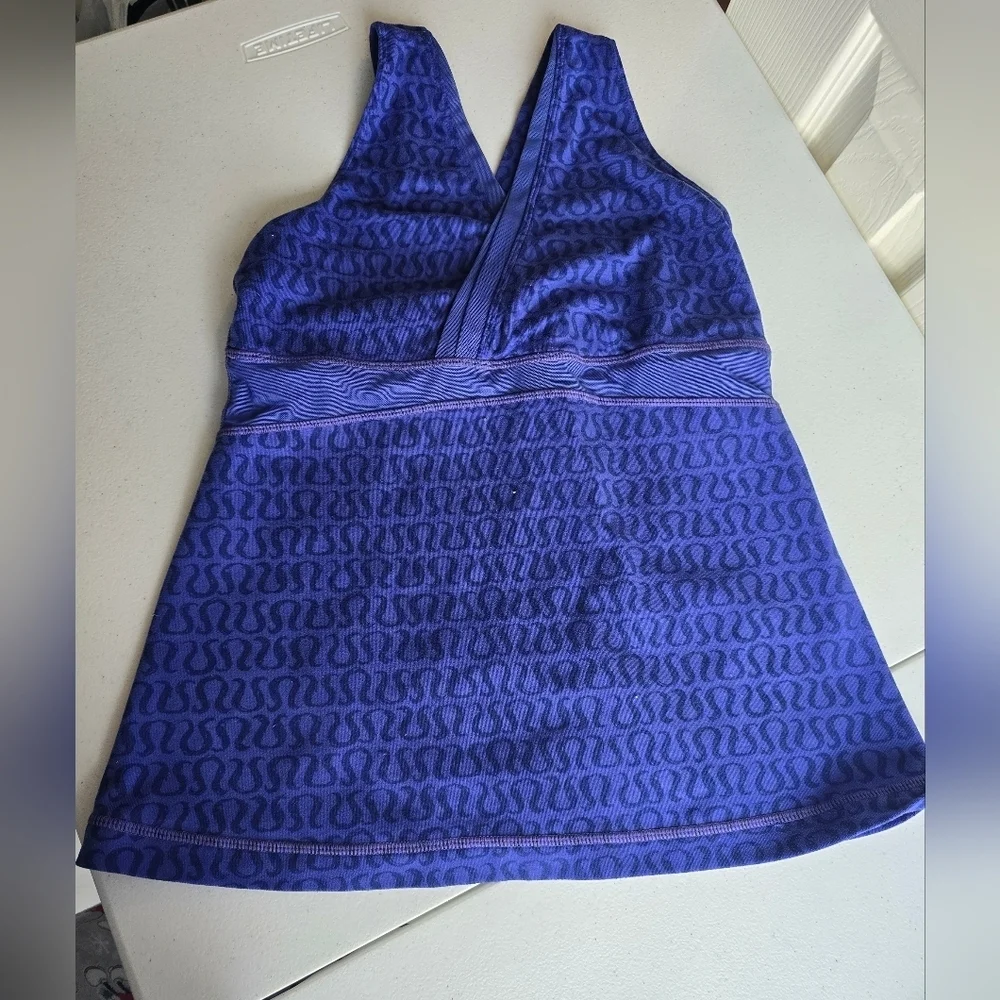 Lululemon Blue Patterned V-Neck Top Size 8
